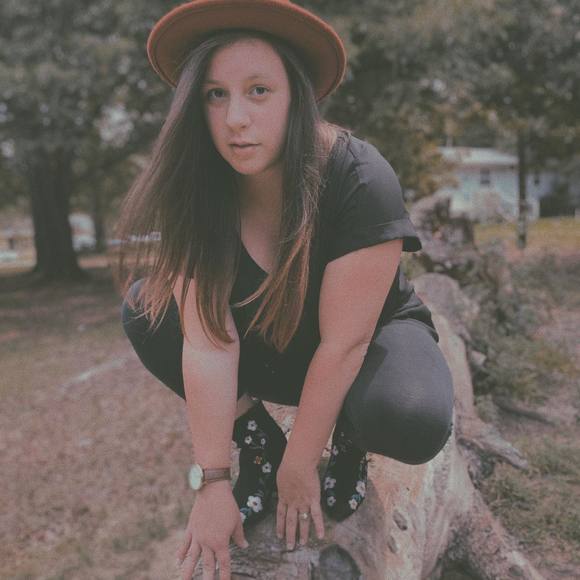 Meet your Posher, Samara - Picture 1 of 1